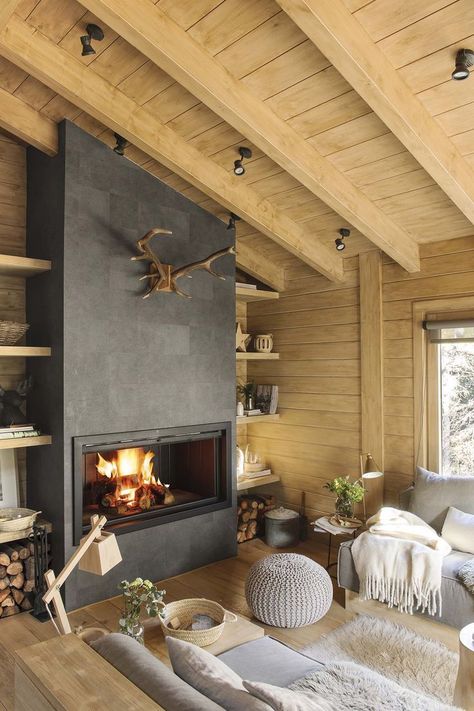 Dreamy rustic cabin in the middle of a Spanish forest Spanish Mountains, Modern Cabin House, Design Camino, Cabin Living Room, Dream Cabin, Living Room Decor Rustic, Cabin Living, Rustic Cabin Decor, Modern Fireplace