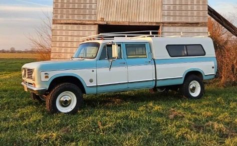 International Harvester pioneered the crew cab pickup. This two-owner 1973 Travelette has a topper and could be great for camping or hauling stuff. International Pickup Truck, Firebird Formula, Truck Business, Wanted Ads, Medium Duty Trucks, Grand Marquis, International Harvester, Pontiac Firebird, Car Auctions