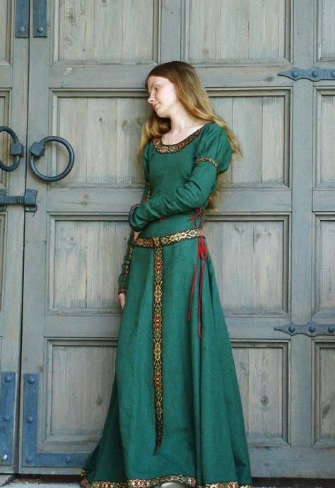 Hunter Medieval, Medieval Dress Peasant, Middle Ages Clothing, Hunter Dress, Celtic Dress, Celtic Clothing, Irish Dress, Irish Clothing, Black Cotton Dress