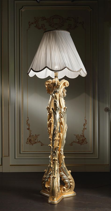 Luxury floor lamp in Baroque style: the three arms that make up the stem of this… | Vimercati Classic Furniture Luxury Dresser, Vasos Vintage, Classic Floor Lamps, Vintage Bedroom Furniture, Baroque Furniture, Luxury Furniture Stores, Luxury Floor, Common Room, Elegant Sofa