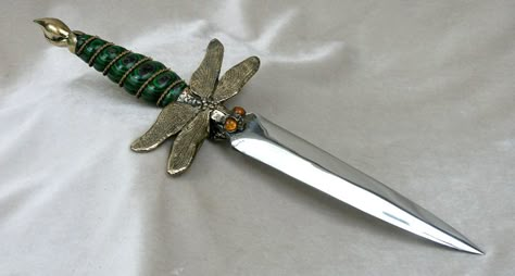 Omega Artworks Shop Inventory: Ceremonial blades, athames, knives, swords, and other artwork. Decorative Knife, Fantasy Dagger, Knife Aesthetic, Pretty Knives, Dagger Knife, Cool Swords, Outdoor Equipment, Cool Knives, Fantasy Aesthetic