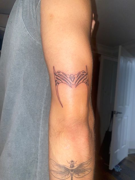 Wanda Crown Tattoo, Scarlet Witch Crown Tattoo, Little Women Tattoo Movie, Wanda Maximoff Tattoo Ideas, Scarlett Witch Tattoo, Wanda Tattoos, Scarlet Witch Nails, Wanda Maximoff Tattoo, Mcu Tattoo