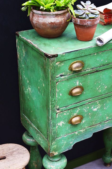 SALT WASH PAINT ADDITIVE WITH ANITBES GREEN CHALK PAINT.  FURNITURE MAKEOVER. Saltwash Painted Furniture, Green Chalk Paint Furniture, Saltwash Furniture, Funky Dresser, Weathering Wood, Salt Wash Paint Furniture, Salt Wash Paint, Green Chalk Paint, Restoring Furniture