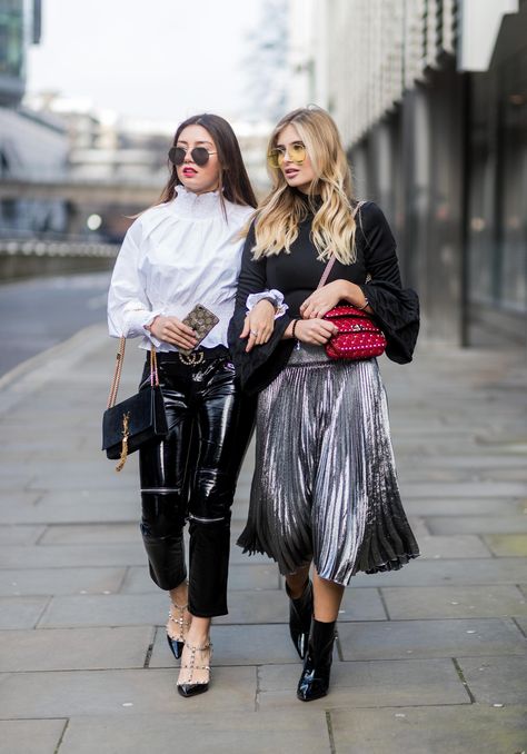 Milena Karl street style in London Milena Karl, Style In London, London Fashion Week Street Style, Street Style Inspiration, London Fashion Week, In London, Sequin Skirt, Midi Skirt, Fashion Week