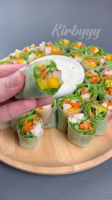 Kani Salad Spring Roll, Kani Roll Recipe, Salad Plating Ideas, Kani Salad Recipe, Spring Roll Salad, Dessert Mascarpone, Kani Salad, Salad Spring, Food Plating Ideas