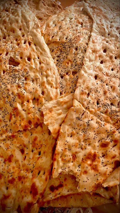 Sangak or nân-e sangak is a plain, rectangular, or triangular Iranian whole wheat leavened flatbread. #bread Sangak Bread, Iranian Bread, Persian Bread, Backgrand Instagram, Iranian Culture, Type Of Bread, Math Clipart, Iranian Recipes, Persian Cuisine