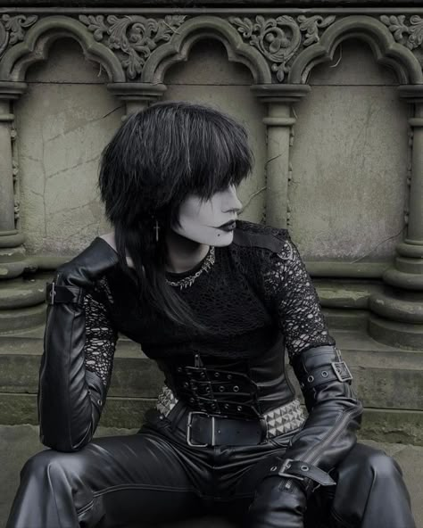 White Black Hair Men, Plus Size Goth Outfits Men, Women That Look Like Men, Trad Gothic Outfits, Romantic Goth Aesthetic Men, Traditional Goth Men, Goth Photoshoot Men, Goth Guy Drawing, Manwhore Outfits Men