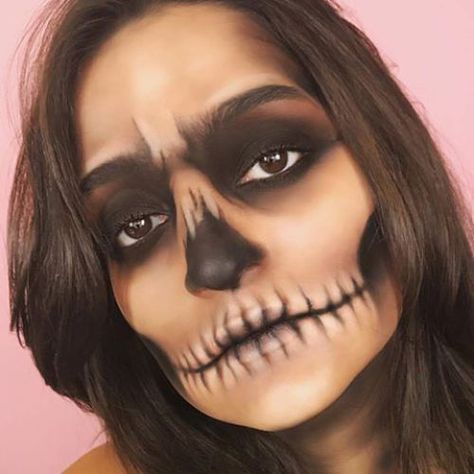 Makijaż Sugar Skull, Skull Makeup Tutorial, Maquillage Halloween Simple, Halloween Makeup Sugar Skull, Halloween Make-up Looks, Halloweenský Makeup, Creepy Halloween Makeup, Cute Halloween Makeup, Skeleton Makeup