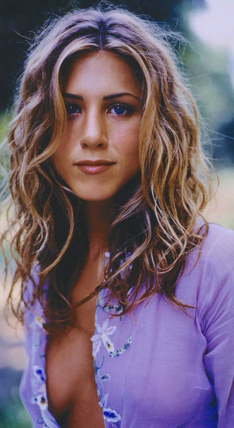 Current Hairstyles, Jennifer Aniston Dress, Jennifer Aniston Legs, Jeniffer Aniston, Hairstyle For Women, Jennifer Aniston Hair, Wavy Hairstyle, Jennifer Aniston Style, Jennifer Aniston Hot