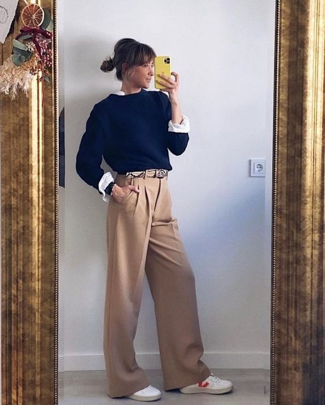 Camel Trousers Outfit, Beige Wide Leg Pants Outfit, Camel Pants Outfit, Wide Leg Pants Outfit Work, Pants Outfit Work, Camel Outfit, Casual Friday Outfit, Camel Pants, Wide Leg Pants Outfit