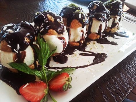 Profiterol Profiteroles Presentation, Food Tech, Pastry, Presentation, Pasta, Ethnic Recipes, Profiteroles