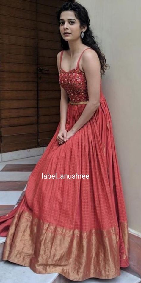 Long Frocks Sleeveless, Indian Long Frocks With Sarees, Crushed Fabric Dress, Saree Dress Ideas, Indian Bridesmaid Dresses, Long Frock Designs, Long Gown Design, Lehenga Designs Simple, Anarkali Dress Pattern