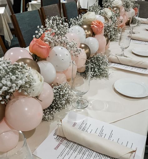 I loved creating this balloon table runner for a 40th birthday dinner! 🤍 Minimalist 40th Birthday Decor, Table Decor 40th Birthday, Balloon Decor For 40th Birthday, 40th Bday Balloon Decor, 40th Bday Balloons, Happy 40th, Birthday Dinners, Modern Table, Minimalist Decor