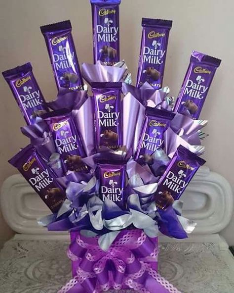 Kuch meetha ho jaye:) Bouquet Of Chocolates, Dairy Milk Silk, Cadbury Dairy Milk Chocolate, Chocolate Flowers Bouquet, Happy Chocolate Day, Chocolate Bouquet Diy, Candy Bouquet Diy, Chocolate Pack, Dairy Milk Chocolate