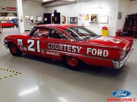 Wood Brothers Racing Tribute: 1961 Ford Starliner NASCAR Edition Nascar Cars, Nascar Race Cars, Stock Car Racing, Racing Photos, Old Race Cars, Ford Galaxie, Drag Racing Cars, Ford Classic Cars, Ford Racing