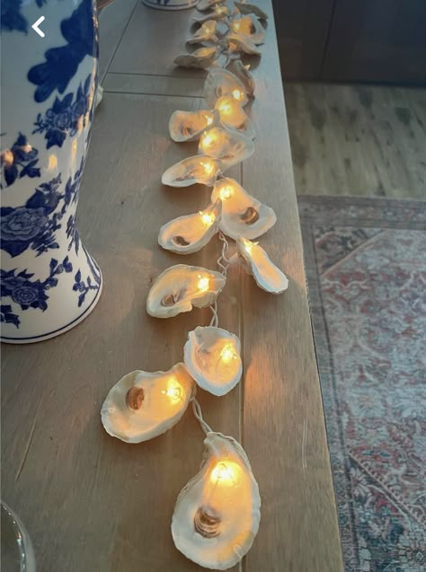 Lighted Garland, Seashell Art Diy, Shell Light, Oyster Shell Crafts, Seashell Projects, Art Coquillage, Coastal Christmas Decor, Shell Crafts Diy, Winter Park Fl