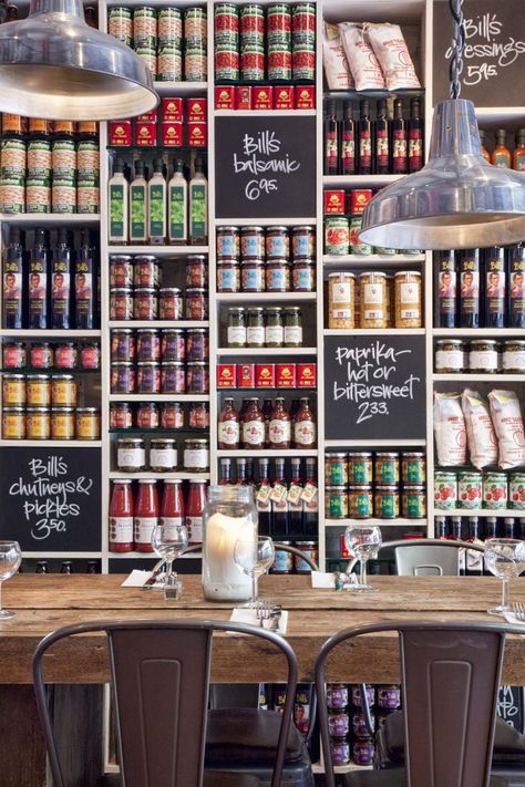 Deli Shop, Shop Shelving, Decoration Vitrine, Grocery Store Design, Italian Market, Santo Antonio, Food Retail, Pantry Wall, Supermarket Design