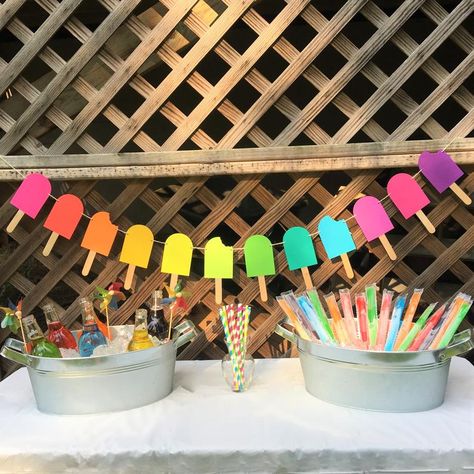 Popsicle Party, Pop Baby Showers, Ice Cream Birthday Party, Fiesta Tropical, Pool Party Decorations, Summer Banner, Summer Birthday Party, Paper Diy, Popsicle Stick