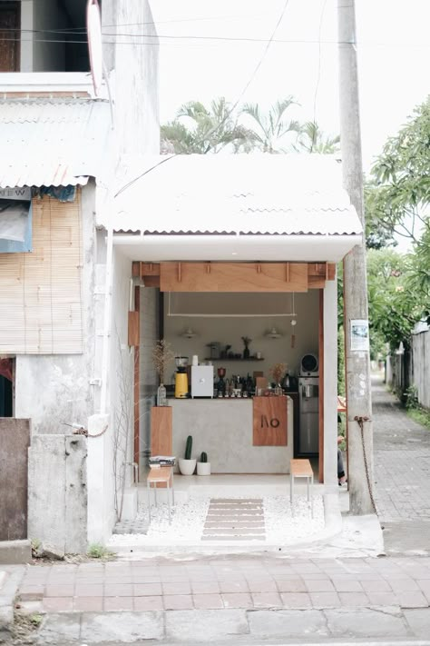 Cafe Exterior, Mini Cafe, Small Coffee Shop, Small Cafe Design, Cafe Idea, Cafe Concept, Coffee Shop Ideas, Cafe Shop Design, Coffee Shops Interior