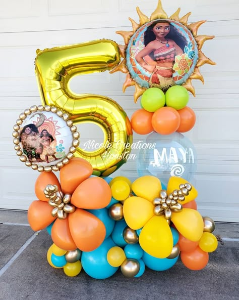 Nicole Creations on Instagram: “This arrangement brings me back to my favorite place Moana Theme tropical balloon arrangement  Happy 5th birthday Maya! . . .…” Numbers Balloons, Balloon Bouquet Delivery, Balloon Arrangement, Animals Tattoos, Baby Moana, Moana Theme, Qualatex Balloons, Moana Birthday Party, 5 Balloons