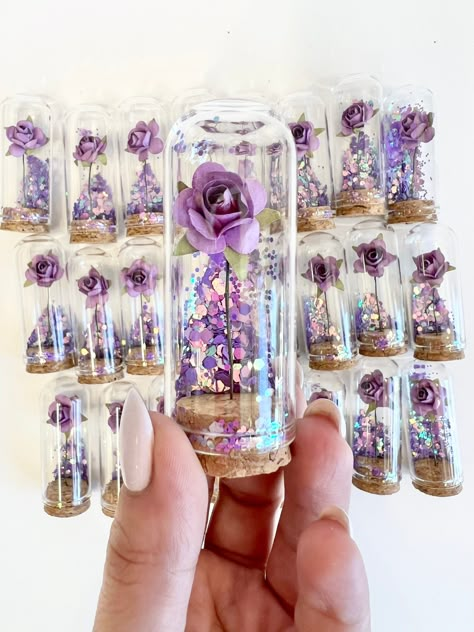 Qenseñera Ideas Purple, Debut Souvenir Ideas, Best Party Favors, Lilac Wedding Themes, Lilac Decor, Sweet 15 Party Ideas Quinceanera, Sweet 15 Party Ideas, Tangled Birthday Party, Rose Dome