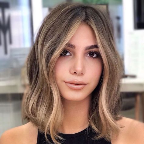 #amamoscabelocurtinho (@amamoscabelocurtinho) posted on Instagram • Jul 29, 2020 at 6:53am UTC Shoulder Length Hairstyles, French Bob, Textured Bob, Gorgeous Hair Color, Highlights Brown Hair, Blonde Hair With Highlights, Short Hair Balayage, Brown Blonde Hair, Hair Colours