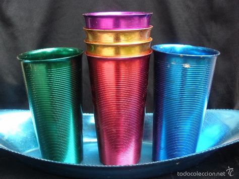 Bandeja y 6 vasos de aluminio de colores vintage años 70 Plastic Cup, Madrid, Tableware, Design