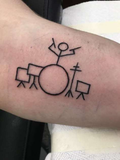 Drummer Black Outline tattoo Drum Tattoo Minimalist, Drummers Tattoo Ideas, Drummer Tattoo Design, Drum Key Tattoo, Small Drum Tattoo, Drum Tatoos, Drum Kit Tattoo, Drumming Tattoos, Drummer Tattoo Ideas