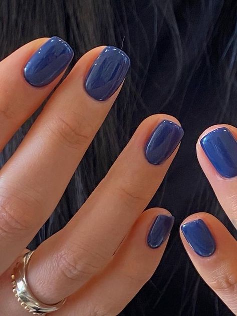 Nail Ideas No Extension, Soft Square Nails Short, Simple Minimalist Nail Art, Aesthetic Short Gel Nails, Summer Nails Olive Skin, Navy Nails Gel, Naive Blue Nails, Navy Gel Nails Short, Dipped Manicure Ideas