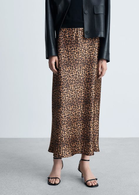 Leopard print skirt outfit