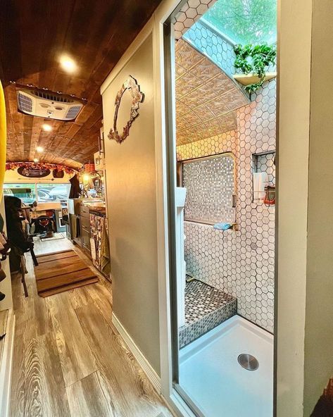 Bus Bathroom, Skoolie Bathroom, Converted Bus, Bus Conversions, Camper Organization, Diy Tiny House, School Bus Conversion, Mobile Living, Bus House