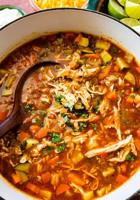 Easy Mexican Chicken Soup Recipe (Sopa De Pollo) - CucinaByElena Chicken Caldo, Chili Crock Pot, Easy Mexican Chicken, Caldo Recipe, Mexican Chicken Soup, Mexican Soup Chicken, Pizza Tacos, Fakeaway Recipes, Pizza Appetizers