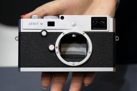 Fotocamere Vintage, External Design, Manual Photography, I Am Confused, Vintage Film Camera, Diy Camera, Old Cameras, Leica M, Rangefinder Camera