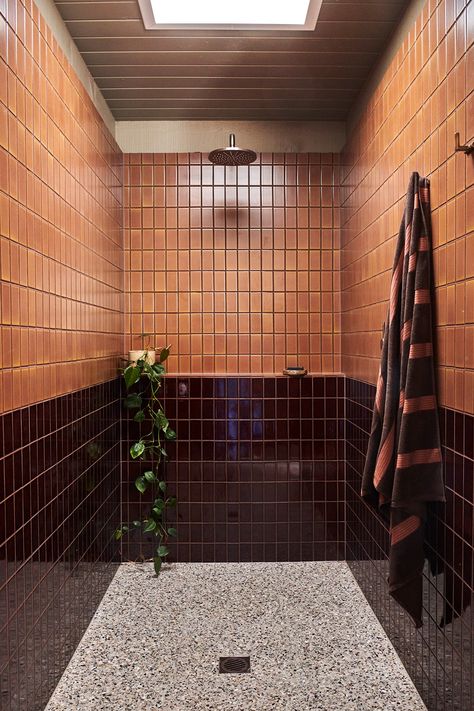 1980s Interior, Foam House, Brown Tile, Tile Splashback, Internal Courtyard, Brick Veneer, Pink Tiles, Bold Wallpaper, Bath Tiles