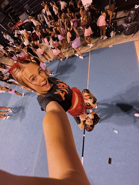 College Cheer Stunts, Cheer Stunt Pictures, Cheer Camp Aesthetic, Stunt Pictures, Uca Cheer Camp, Preppy Cheer, Uca Cheer, Cool Cheer Stunts, Cheer Photo