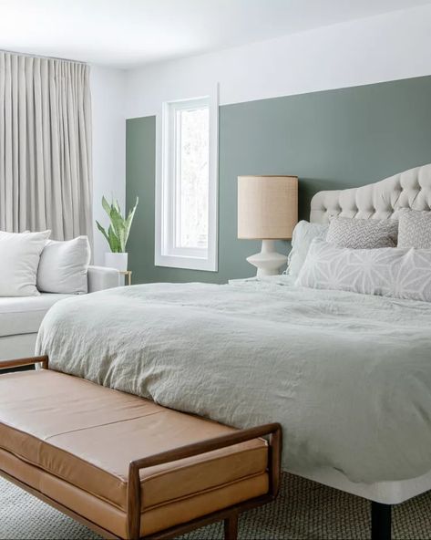 25 Colors That Go With Mint Green in Any Room Mint Color Room, Sea Green Bedrooms, Mint Bedroom Decor, Light Green Bedrooms, Mint Green Bedroom, Mint Green Paints, Mint Green Rooms, Mint Bedroom, Green Bedroom Walls