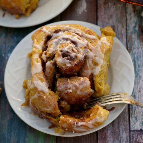 Cinnamon Rolls With Pumpkin, Sweet Potato Cinnamon Rolls, Potato Cinnamon Rolls, Giant Cinnamon Rolls, Pumpkin Spice Cinnamon Rolls, Fall Treats Recipes, Sweet Potato Cinnamon, Pumpkin Cinnamon Rolls, Giant Pumpkin