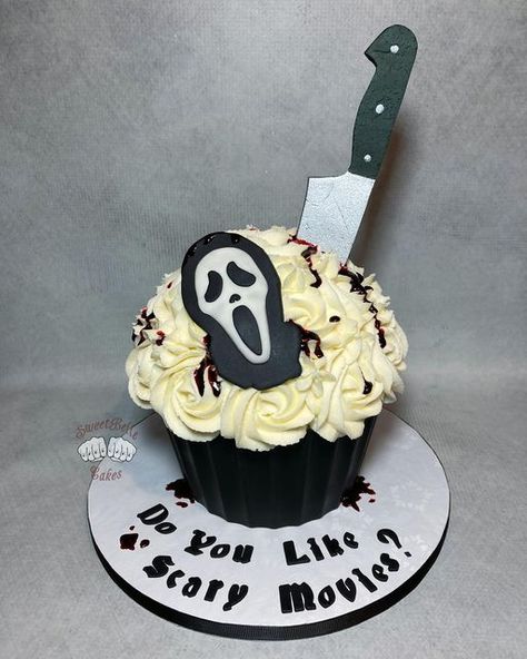 Ghost Face Cake, Horror Cake, Face Cake, Scream Ghostface, Giant Cupcake, Giant Cupcakes, Horror Nights, Ghost Face, Cupcake Cake