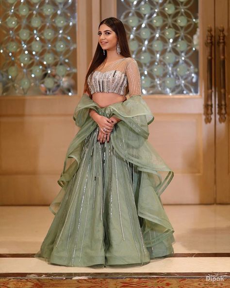 Pastel Green Lehenga Makeup, Pastel Indian Outfits, Lehenga Simple, Indian Long Dress, Peacock Feather Dress, Lehenga Inspiration, Indian Outfits Lehenga, Wedding Saree Blouse, Happy Dresses