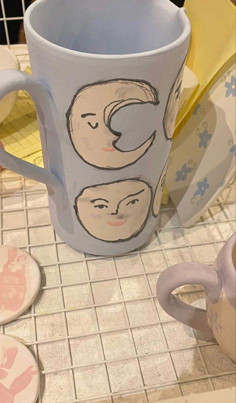 Mad Potter Painting Ideas, Creative Space Keramik Ideas, Painted Earth, Dark Cottage Core, Color Me Mine, Pottery Inspo, Pisces Moon, Creative Soul, Painted Mugs