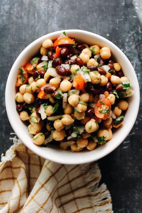 This Chickpea and Black Bean Salad Recipe is perfect for a light lunch! Packed with flavor and healthy ingredients it's so good! Curry Chicken Salad With Grapes, Balela Salad, Curry Chicken Salad, Salad With Grapes, Black Bean Salad Recipe, Chicken Salad With Grapes, Bean Salad Recipe, Orzo Pasta Salad, Black Bean Salad