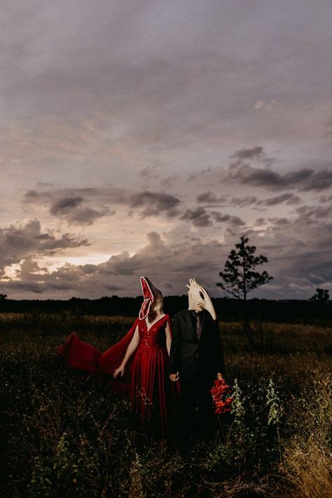 Beetlejuice Photoshoot, Lesbian Engagement Photos, Halloween Engagement, Beetlejuice Wedding, Halloween Filters, Halloween Shots, Creepy Photography, Witch Wedding, Colorful Photography