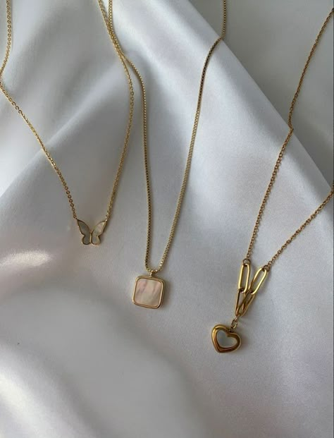 Jewellery Minimalist, Minimalist Necklace Gold, Dainty Jewellery, Cute Jewellery, Fancy Jewelry Necklace, Pretty Jewelry Necklaces, Jewelry Accessories Ideas, Dope Jewelry, Jewelry Essentials