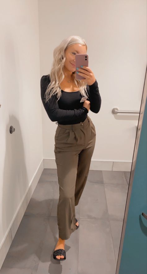 Business casual outfit! Sales Women Outfits, Sweater Outfits Business Casual, Business Casual Outfits For Internship, Business Casual With Slacks, Khaki Slacks Outfit Women Casual, Bodysuit Business Casual, Cute Outfits To Wear To Work At A Boutique, Cute Dress Pants Outfits, Business Casual Thrifted Outfits