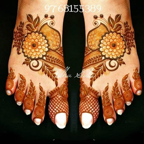 Foot Mehndi Design, Leg Mehendi Design, Foot Mehndi, Feet Mehndi, Floral Henna Designs, Foot Henna, Legs Mehndi Design, Mehndi Designs Bridal Hands, Latest Henna Designs