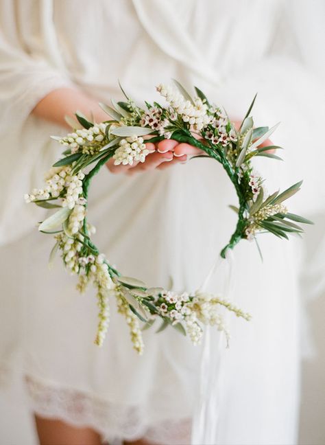 Simple Flower Crown, Flower Crown Wedding, Southern Weddings, Deco Floral, Fine Art Wedding Photographer, Simple Flowers, Wedding Crown, Bridal Flowers, Floral Hair