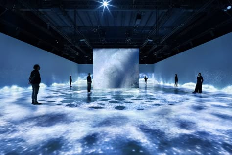 Genius Davinci Immersive Experience – diephotodesigner.de Scuba Suit, Experiential Art, Digital Projection, Different Personalities, Interactive Exhibition, Water Effect, 3d Architecture, Projection Mapping, Film Studio