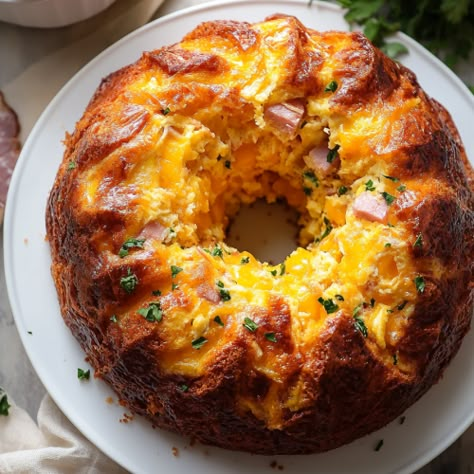 Breakfast Bundt Cake With Biscuits, Brunch Bundt Cake Recipes, Bundt Cake Breakfast Casserole, Breakfast Bundt Casserole, Breakfast Bundt Cakes, Bundt Breakfast, Breakfast Bundt Cake Recipes, Bundt Cake Breakfast, Breakfast Bundt