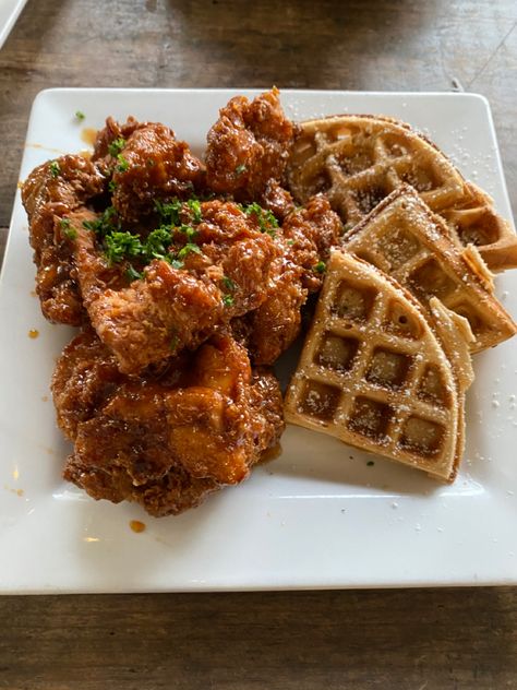 Waffles And Fried Chicken, Fancy Chicken And Waffles, Waffle And Chicken, Waffles And Chicken, Waffle Chicken, Chicken And Waffles Recipe, Waffles Aesthetic, Chicken Aesthetic, Chicken N Waffles