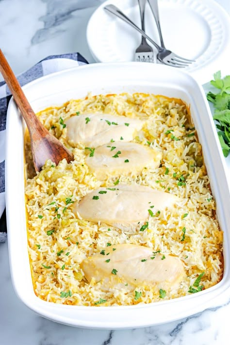 This Old School Chicken and Rice Casserole is a classic for a reason. The rice and chicken are deliciously seasoned and the rice cooks up perfectly. Dinner doesn’t get any easier than this Chicken Rice Casserole! Chicken Rice Casserole Recipes, Chicken Divan Casserole, Rice Bake Recipes, Chicken Rice Bake, Chicken And Rice Casserole, Easy Chicken And Rice, Veggie Casserole, Chicken Rice Casserole, Rice Casserole Recipes